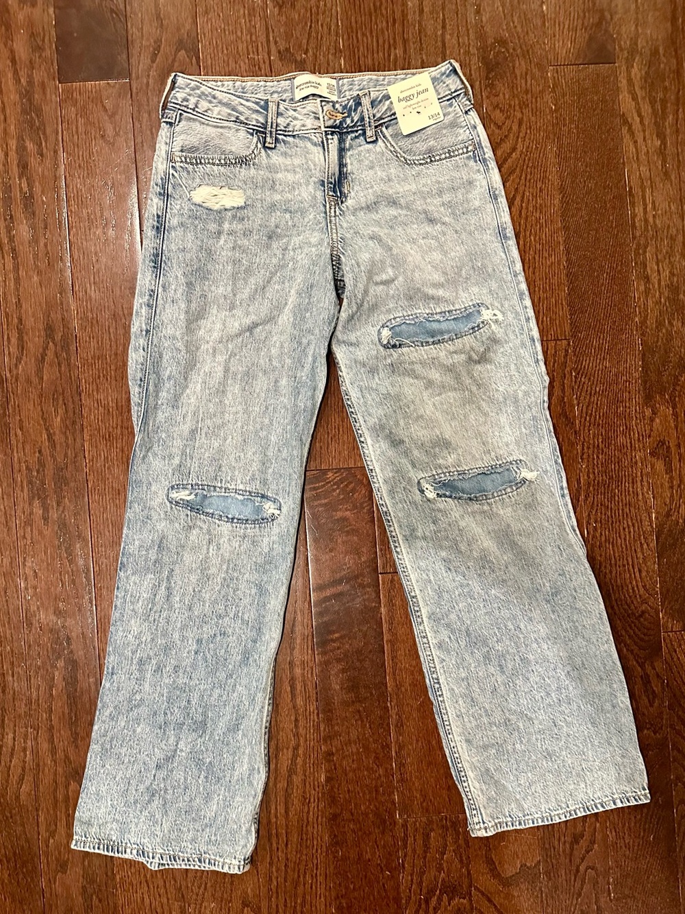 NWT Abercrombie Kids Low Rise Baggy Distressed Jeans Size 13/14